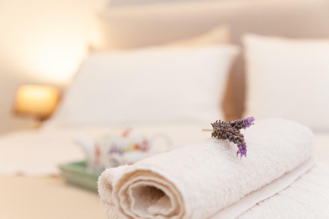 Sweet Suite Flora In Vouliagmeni أثينا المظهر الخارجي الصورة